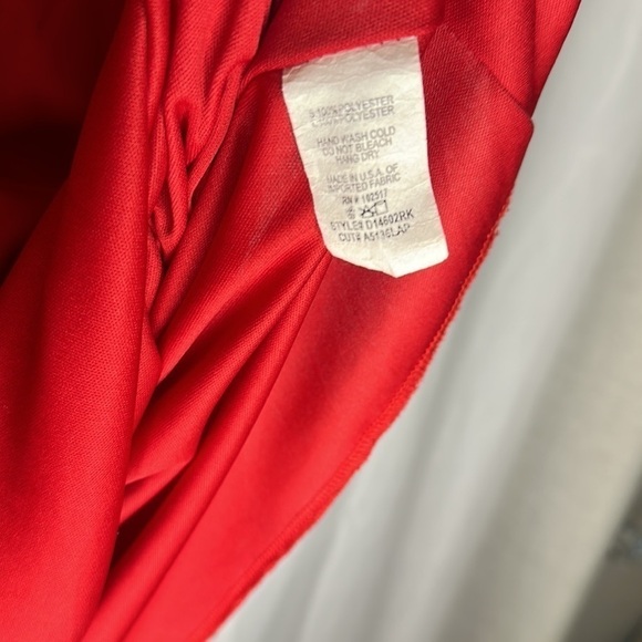 SOPRANO BRIGHT RED FLOWY DRESS (L) - Picture 6 of 8